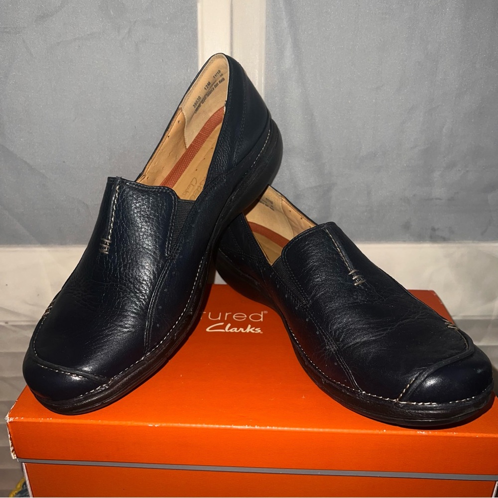 Clarks Unstructured Un.Buckle Women’s Navy Leather Slip-On Shoes Size 12M NIB